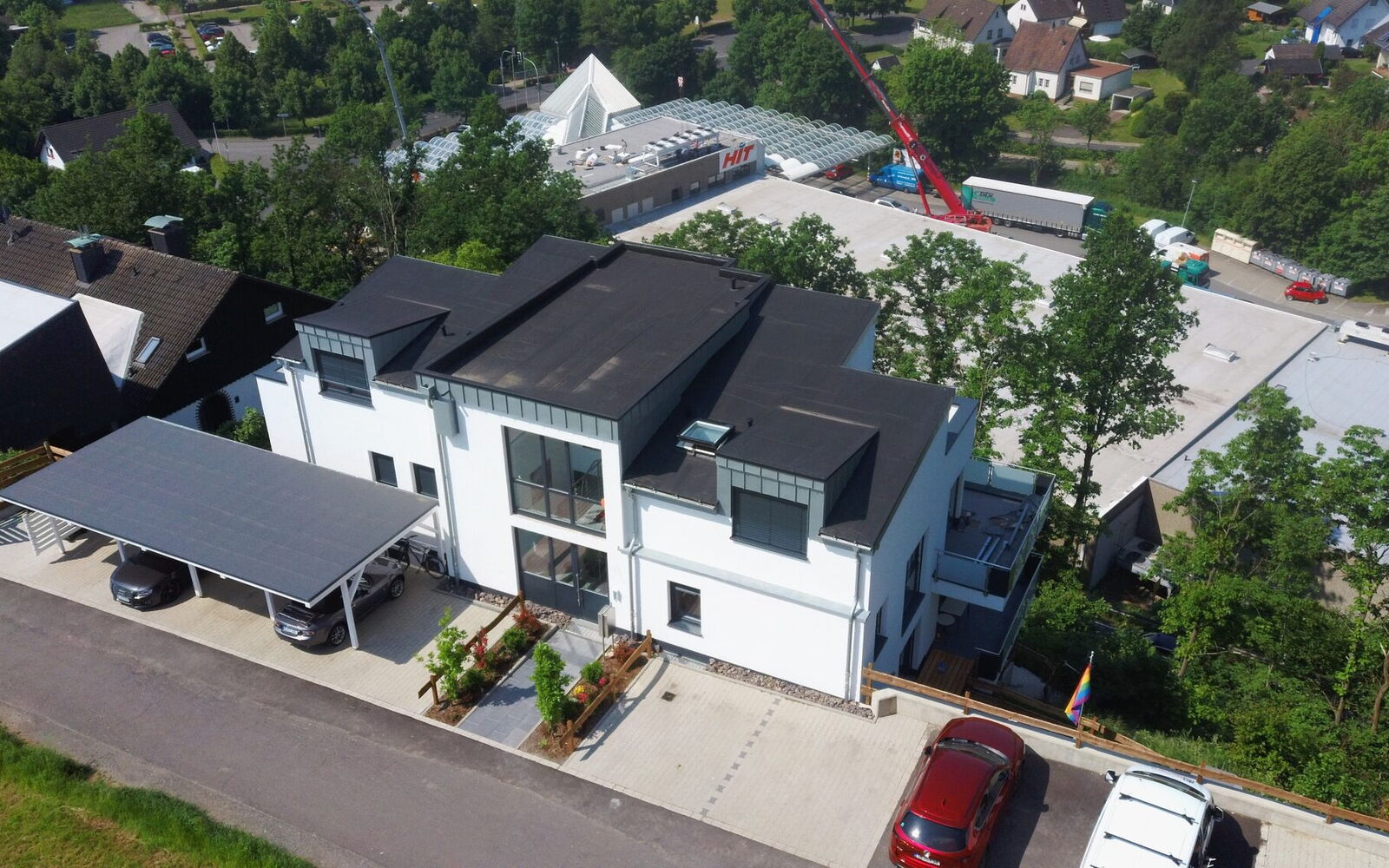 Mehrfamilienhaus mit einer Luft-Wasser Wärmepumpe