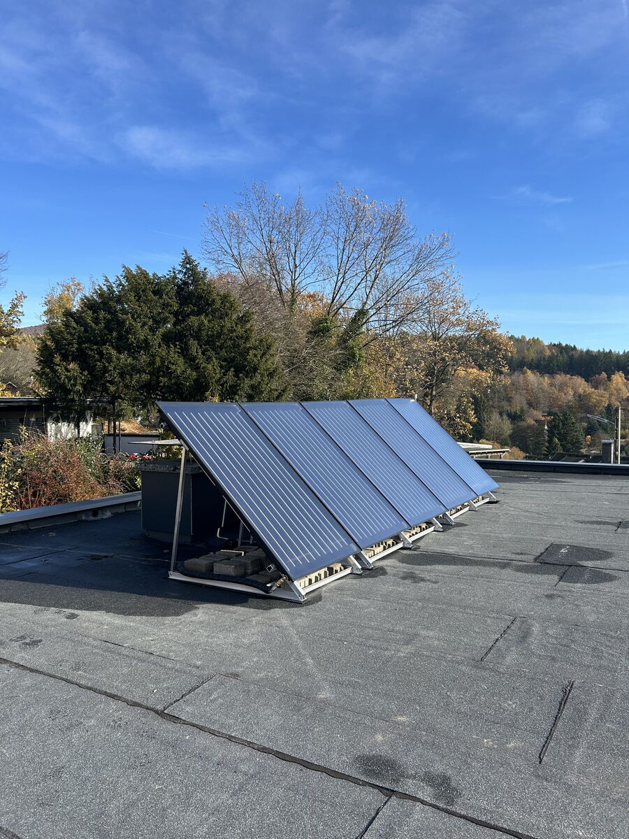 ETA Pelletheizung mit heizungsunterstützender Solaranlage und Pufferspeicher 2025, Bild 5